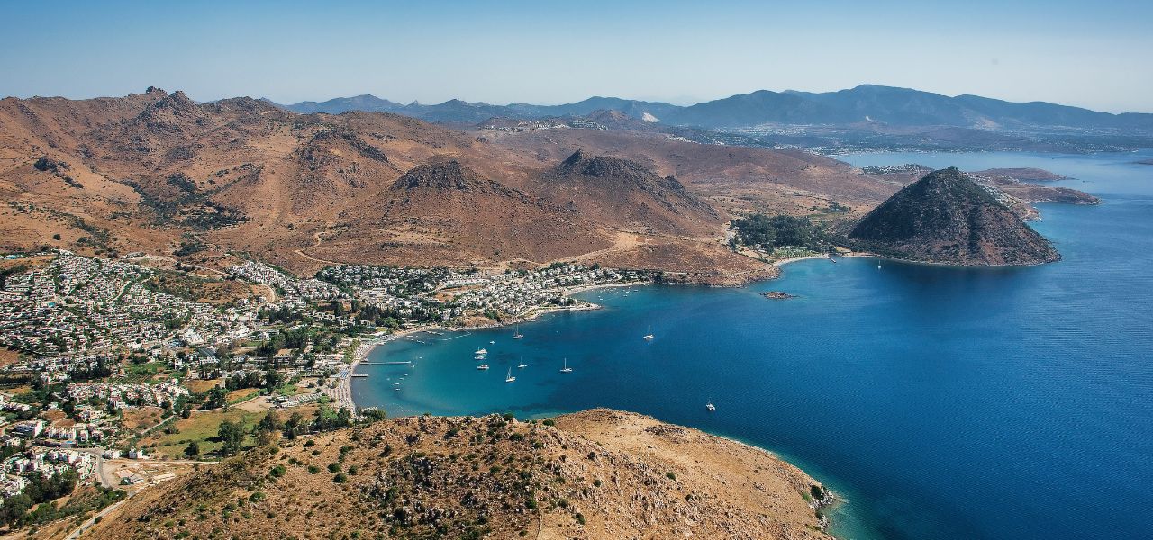 Вид на бухту Акиярлар