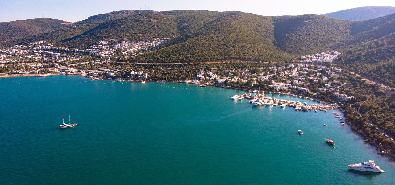 Вид на бухту Торба: обзор районов Бодрума