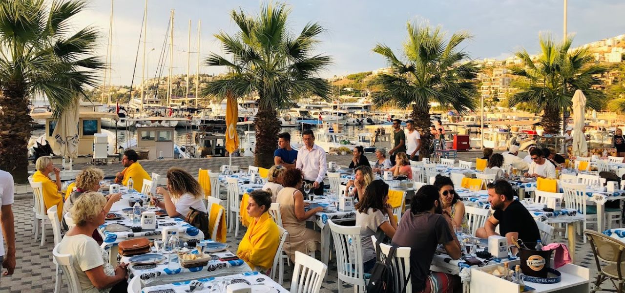 Рыбный ресторан в районе Гюмюшлюк